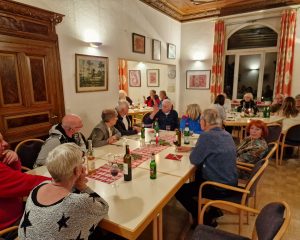 Weihnachtsfeier mit Lachs und Magie