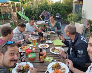 Traditioneller Team-Grillabend